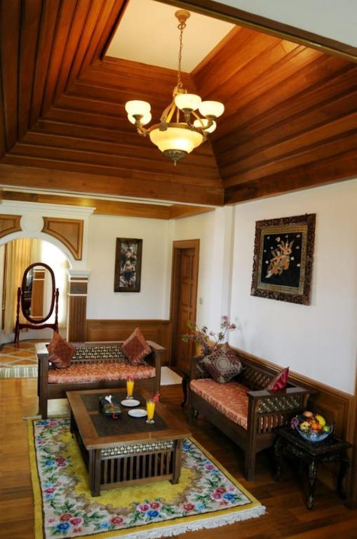 Royal Reward Resort Pyin Oo Lwin Exterior photo